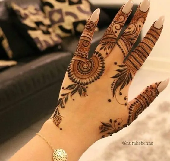 mehndi design finger front