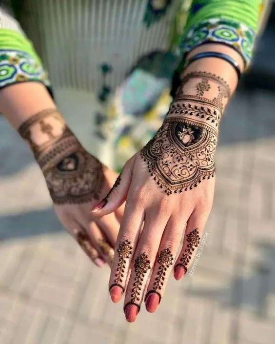 finger cover mehndi design