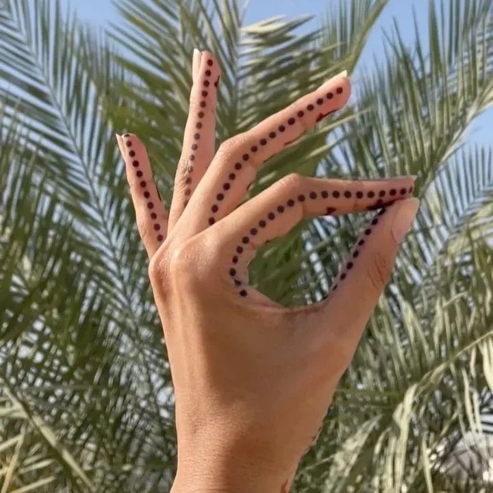 mehendi finger