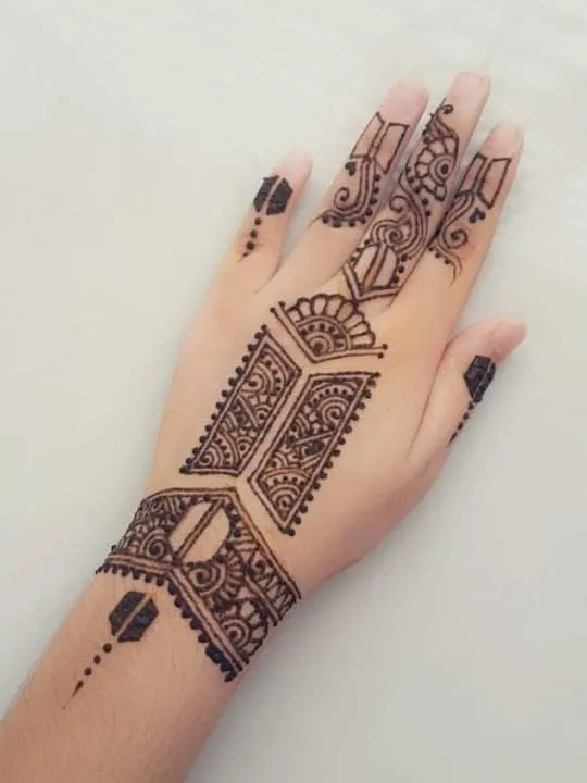 mehndi design simple finger back