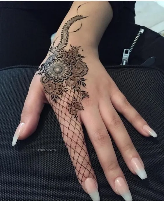 modern finger mehndi design