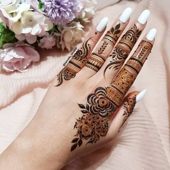 new finger mehndi design