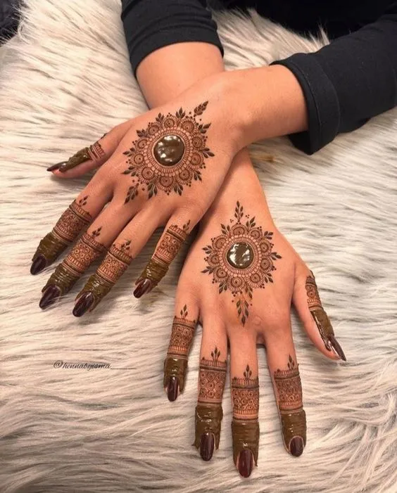 ring finger mehndi design