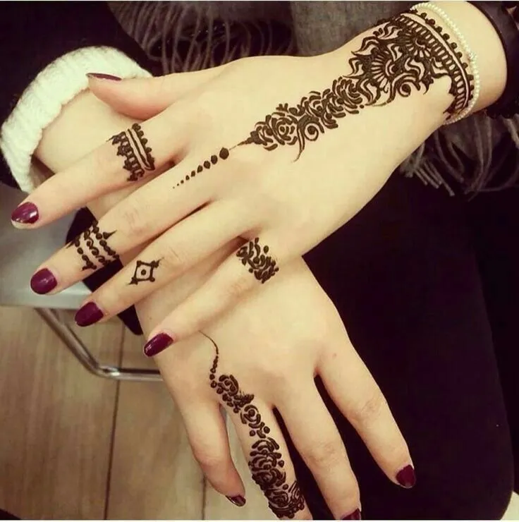 stylish finger mehndi design