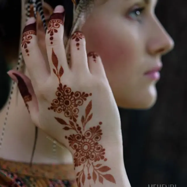 Arabic Mehndi Design with Floral Patterns