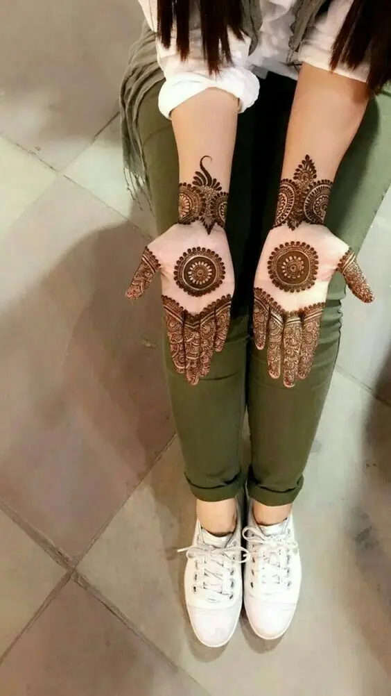 Arabic Mehndi Design with Geometric Patterns