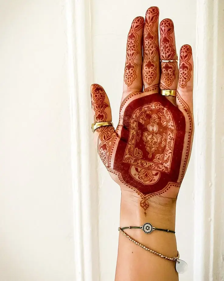 Arabic Mehndi Design with Paisley Motifs