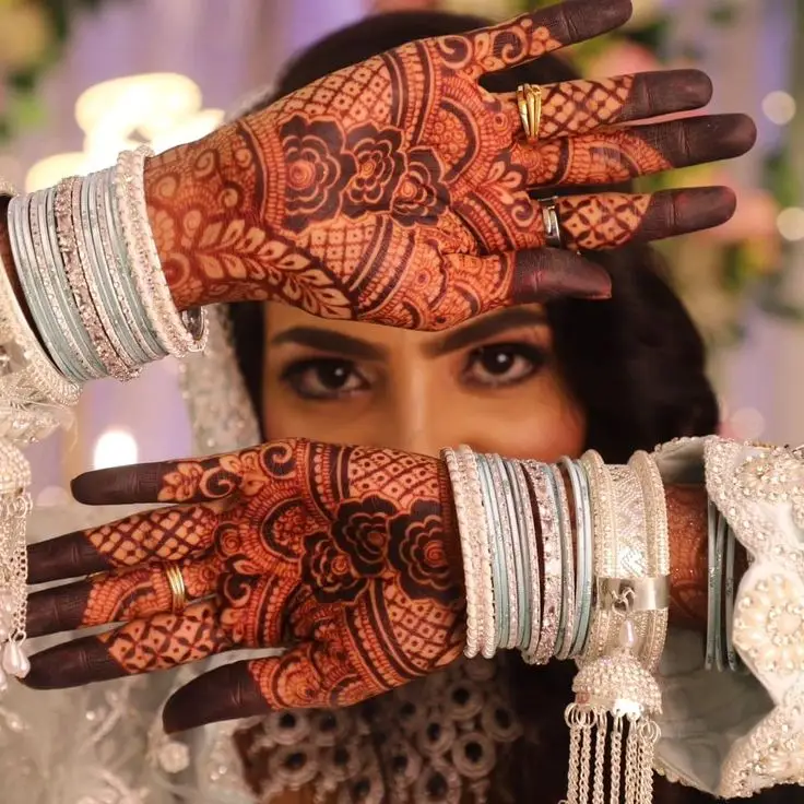 Arabic Mehndi Designs featuring Dots and Lines