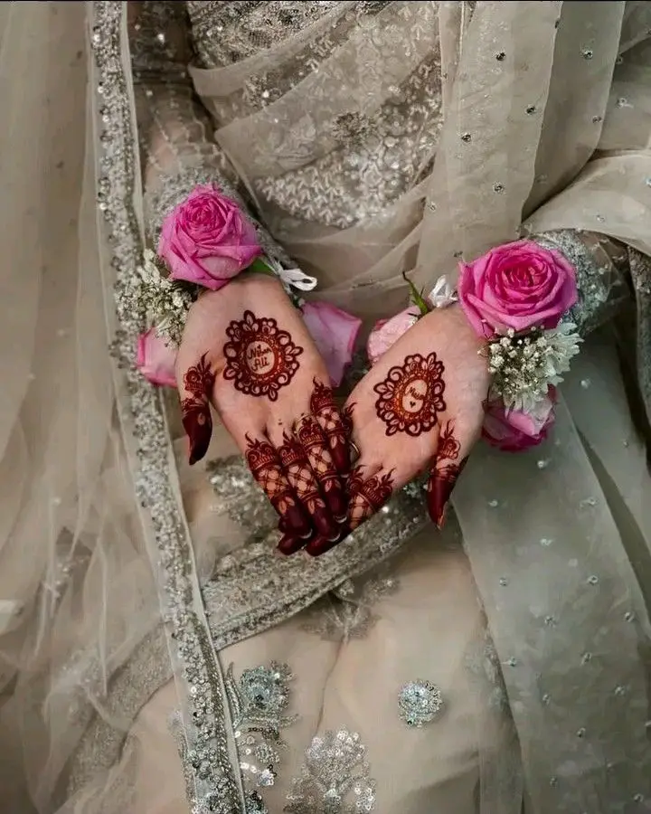 Arabic designs while commuting