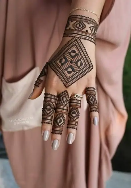 Arabic front hand tren