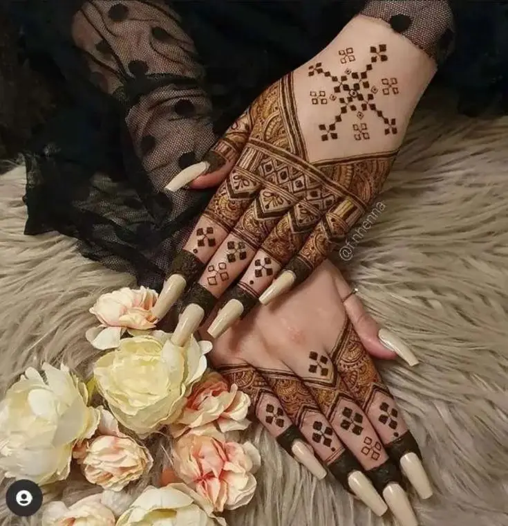 Easy Arabic Mehndi Design for Eid Celebrations