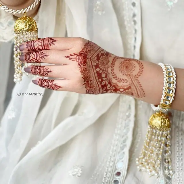Egyptian simple Arabic mehndi