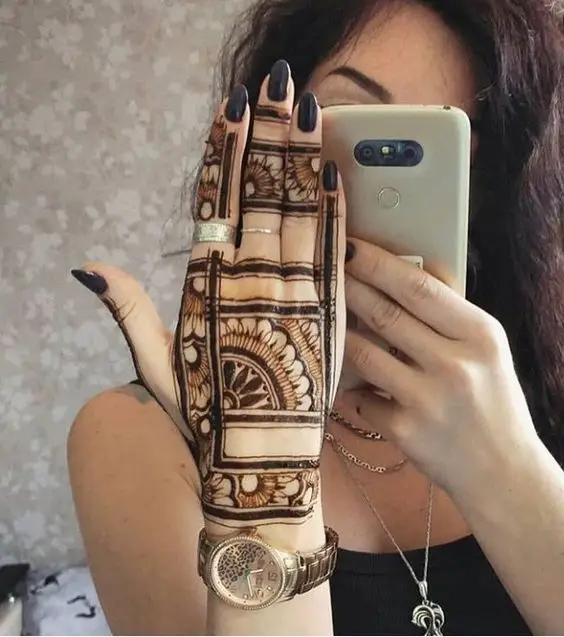 Express Arabic palm designs