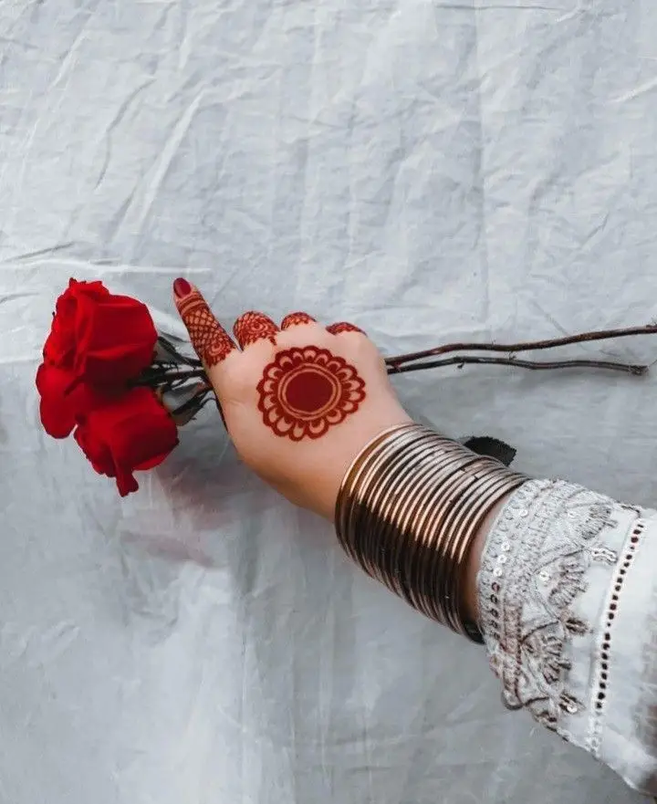 Leafy Trails in Arabic Mehndi Designs