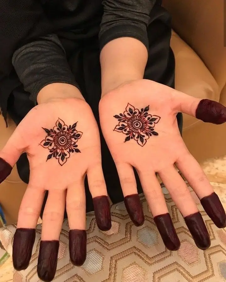 Modern Arabic Mehndi Design for Family Gatherings