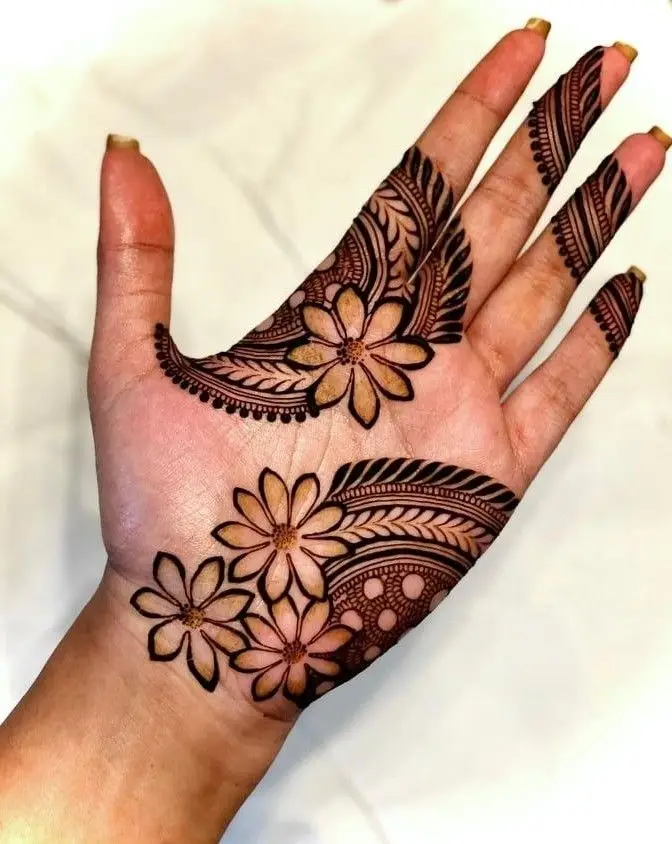 Negative space Arabic front hand