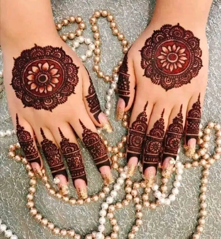 Arabic flower mehndi for back hand