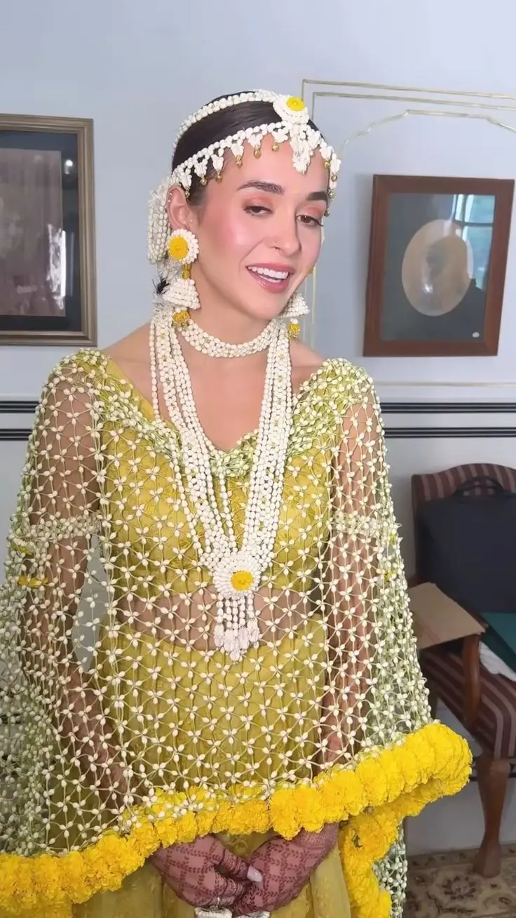 Arabic mehndi ceremony dresses