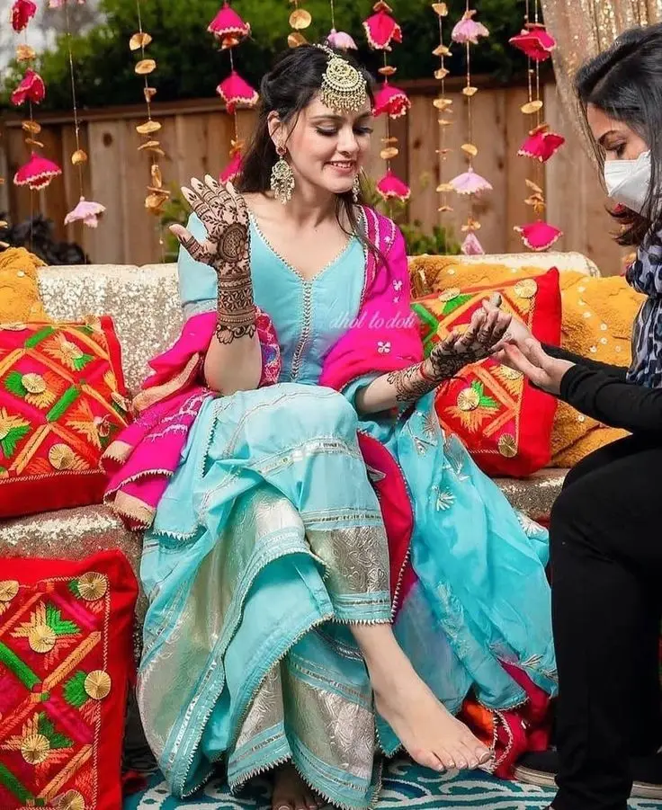 Bridal Mehndi Lehenga Looks