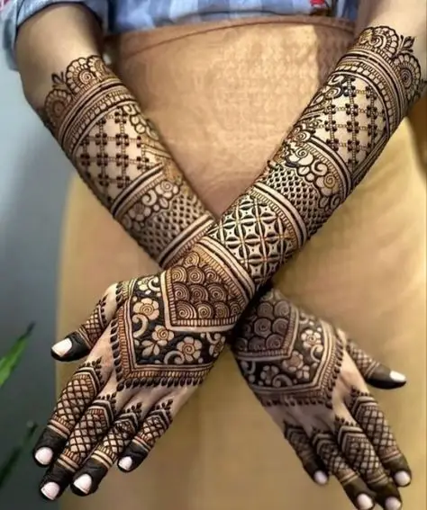 Bridal Mehndi to Make Hands Look Slender