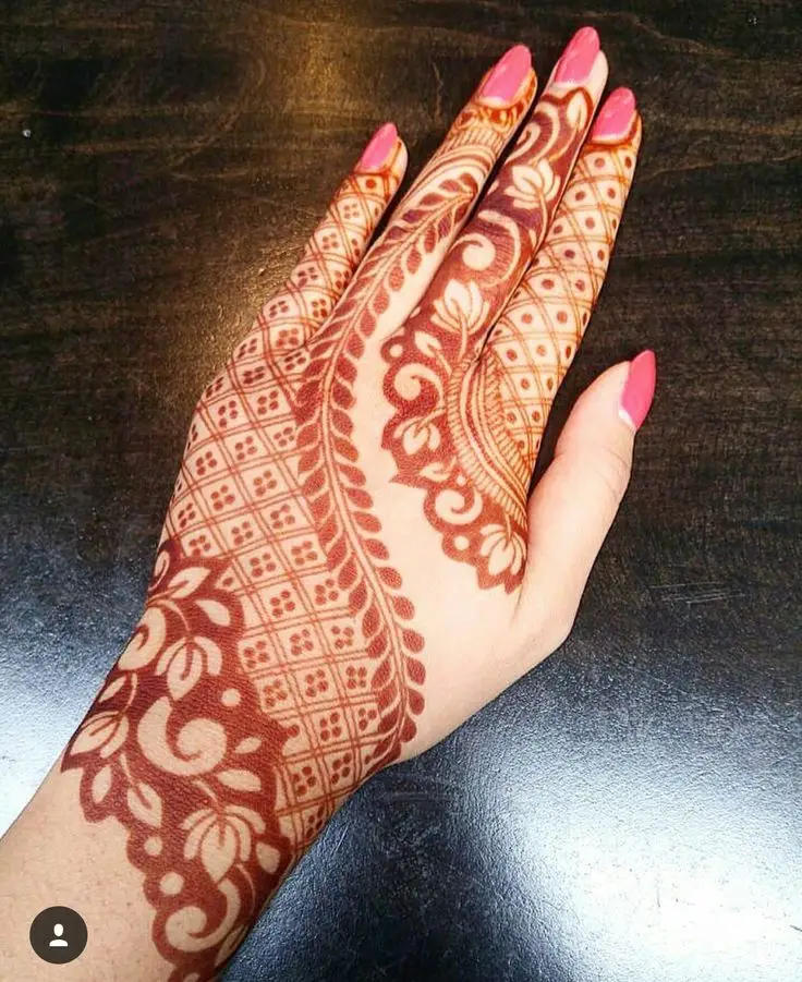 DIY Left Hand Mehndi at Home