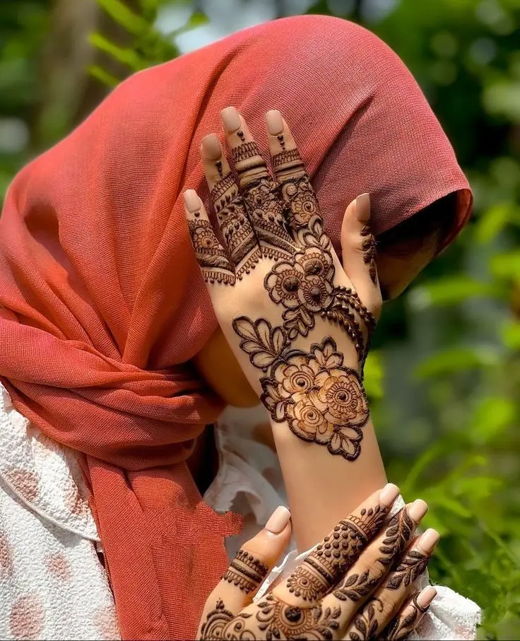Delicate Mehndi Patterns