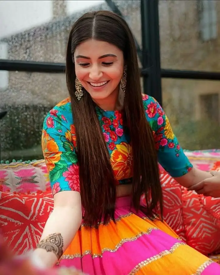 Dupatta styling for mehndi dress