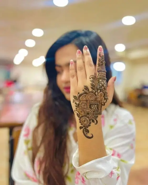 Eid Khafif Mehndi Designs