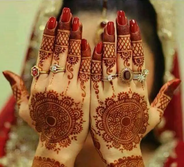 Festive flower mehndi for hands