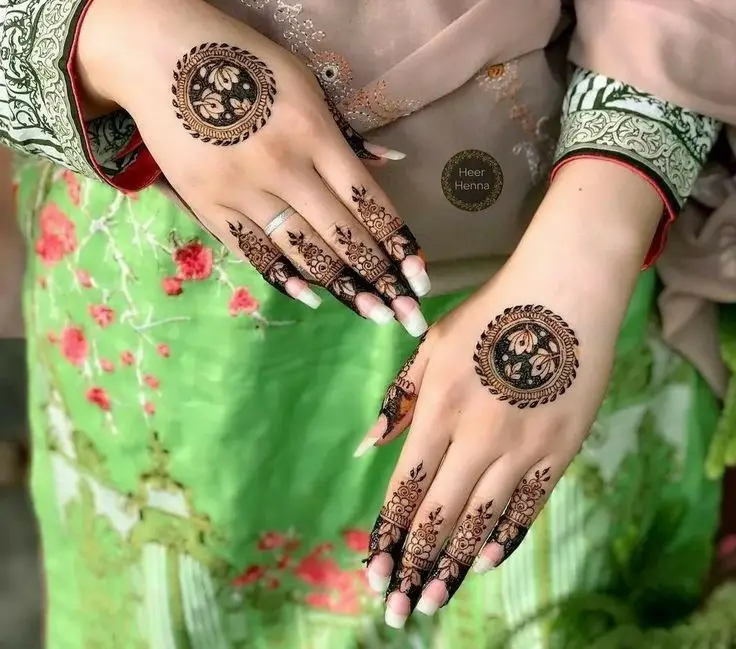 Fingertip Mehndi That Lasts Long