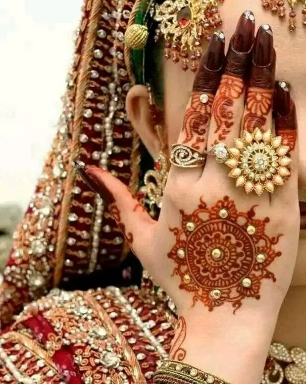 Floral Mehendi Design with Petal Chains