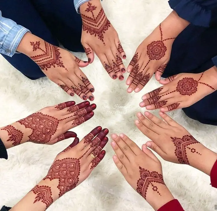 Floral back hand mehndi design