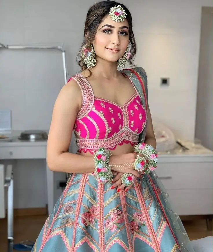 Floral printed bridal mehndi outfit
