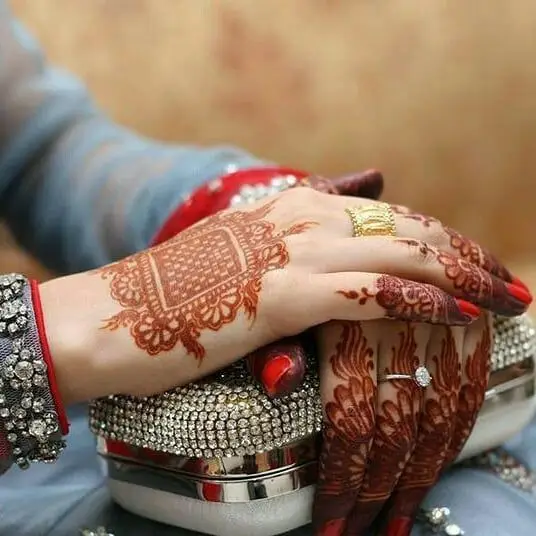 Geometric flower mehndi patterns