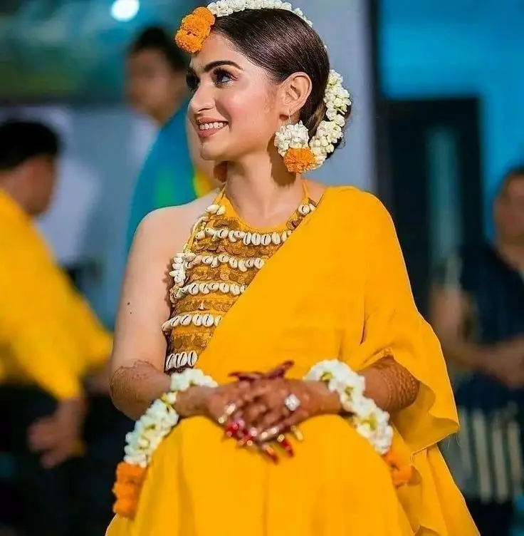 Hairstyles for bridal mehndi function