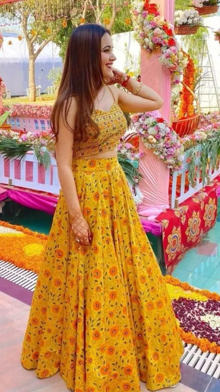 Indo Western Mehendi Outfits for Brides