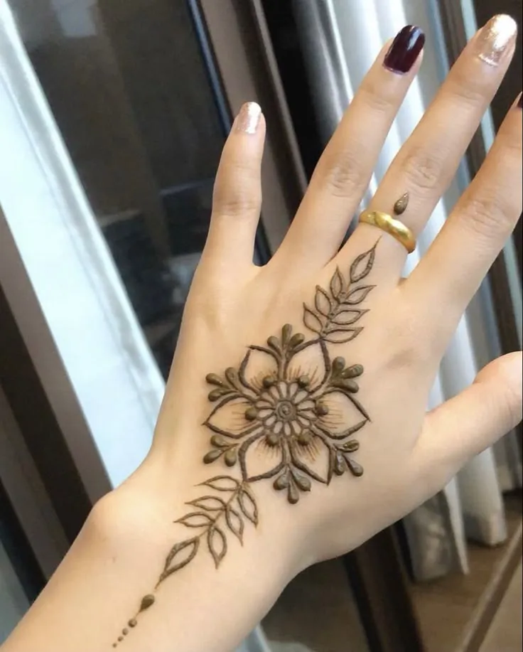 Intricate floral mehndi for hands