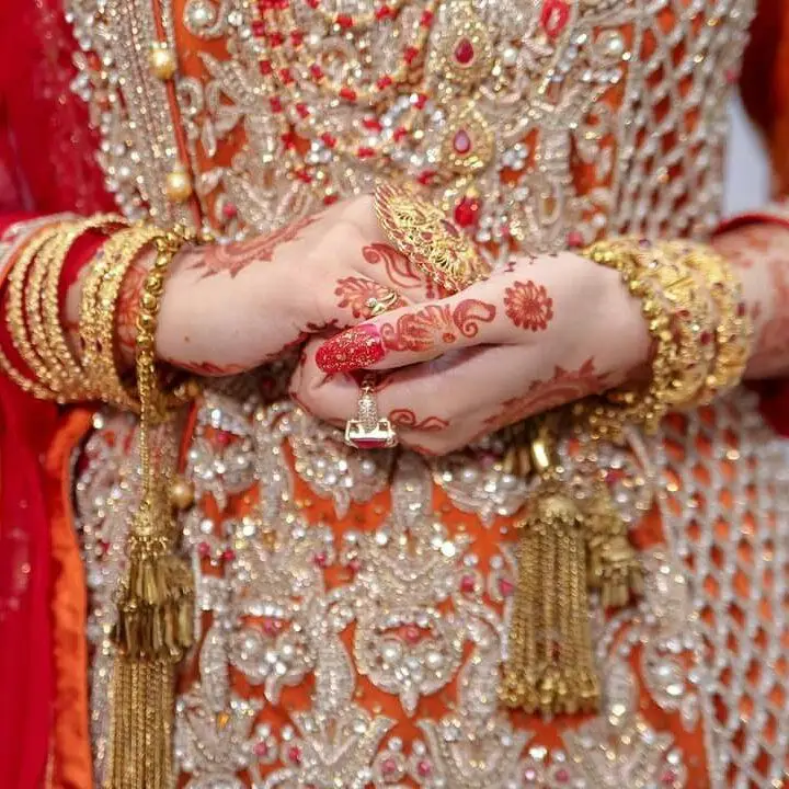 Lovely Flower Mehndi Designs that have an Arabic Touch
