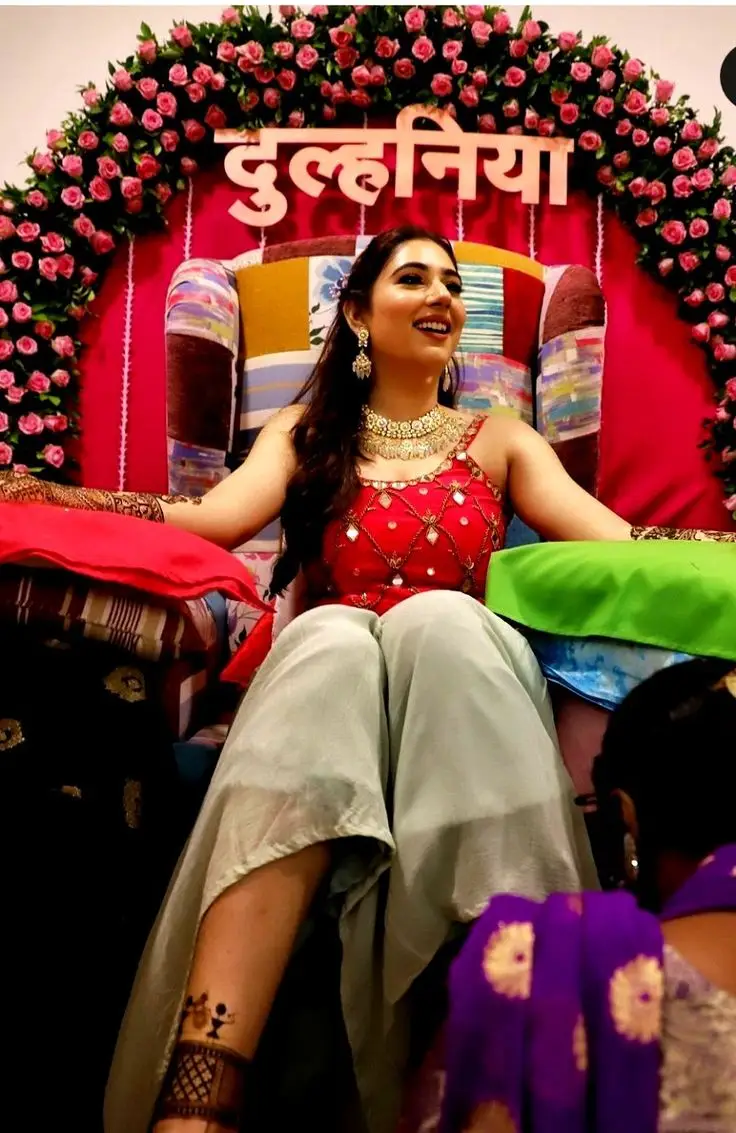 Luxury bridal mehndi lehenga