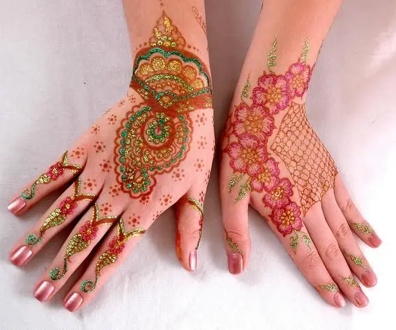 Mehandi Flower Design with Traditional Borders