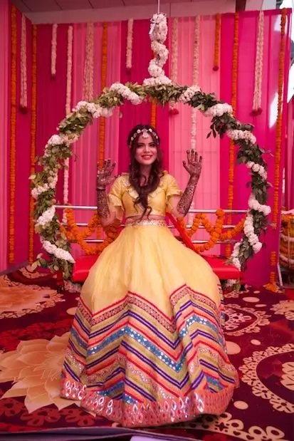 Mehndi Outfit Ideas
