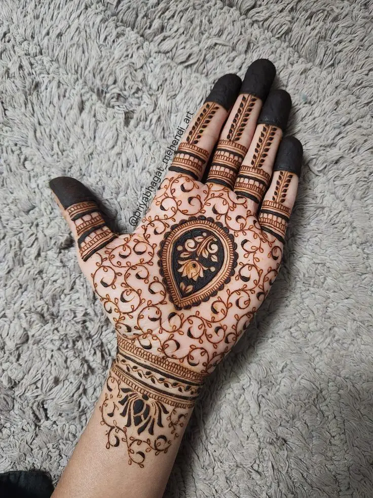 Minimalist Mehndi Designs