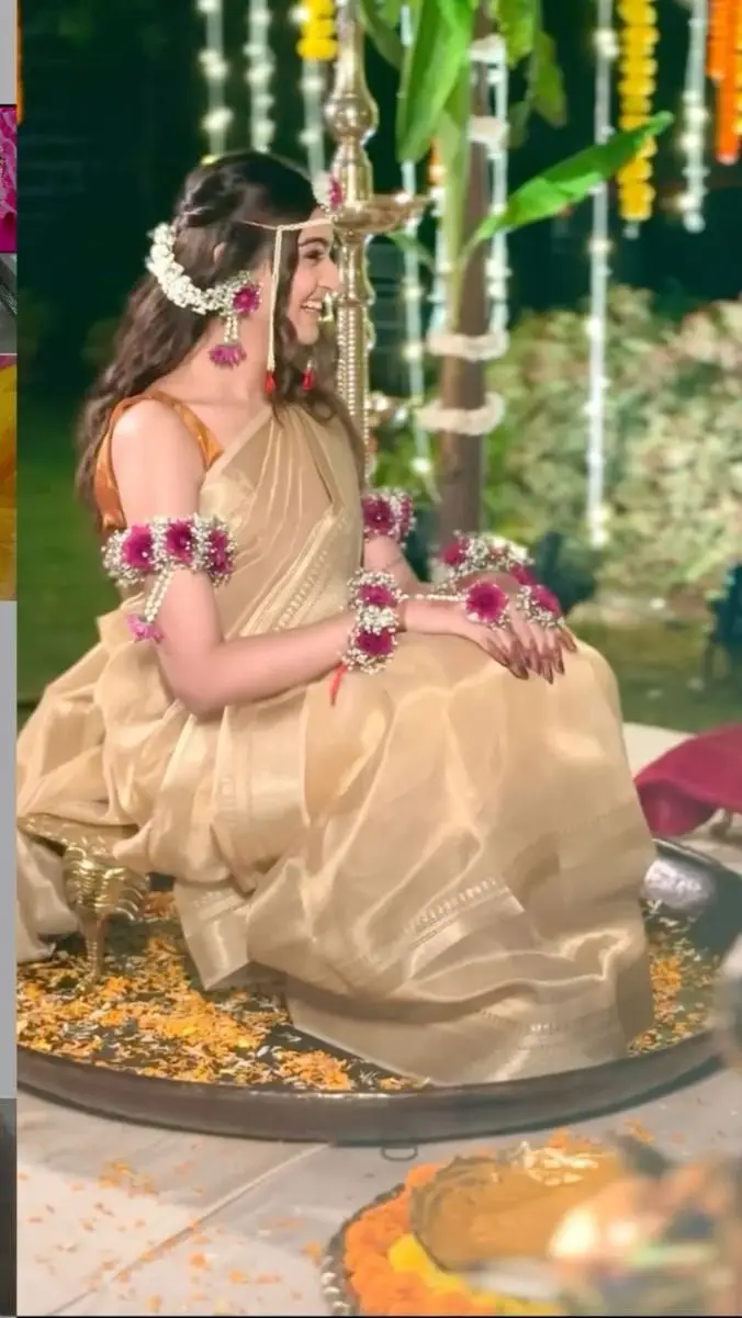 Modern Mehndi Outfits for Brides in Pastel Shades