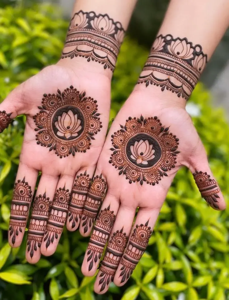 Ring Finger Bridal Mehndi