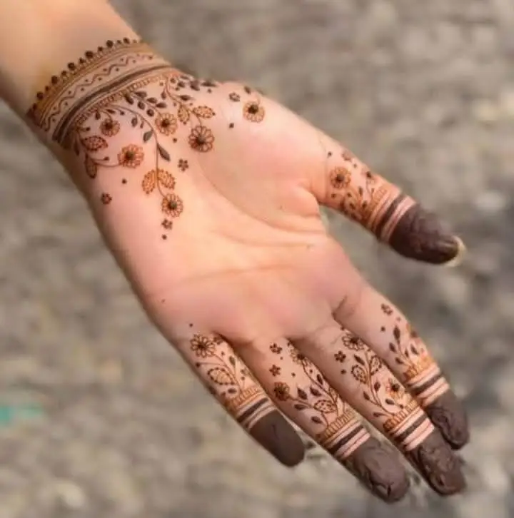Simple Finger Henna