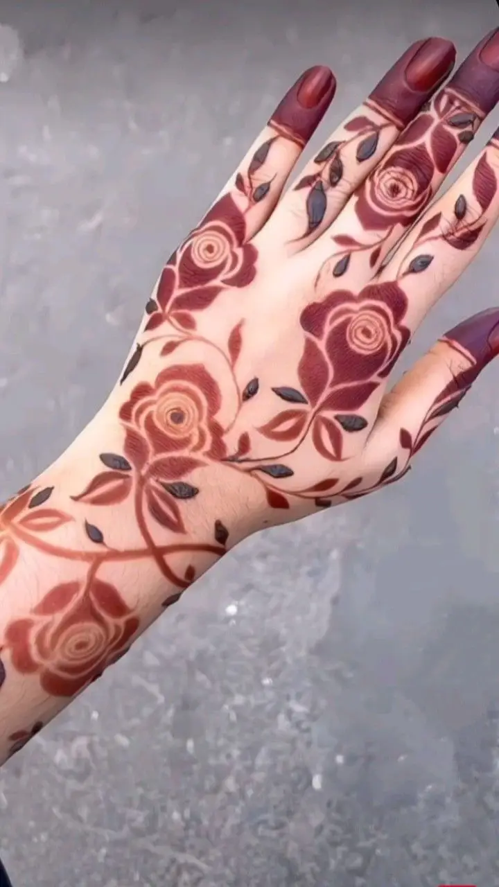 Simple Left Hand Mehndi Design