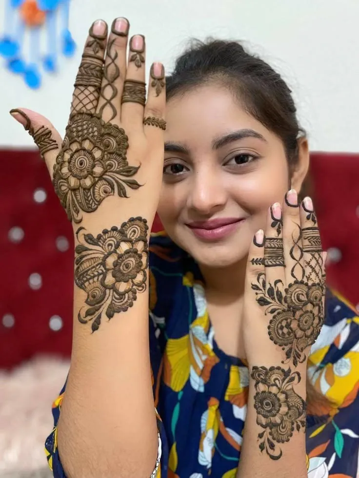 Simple floral mehndi designs