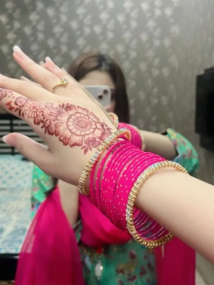 Stylish Back Hand Flower Mehndi Design for Brides