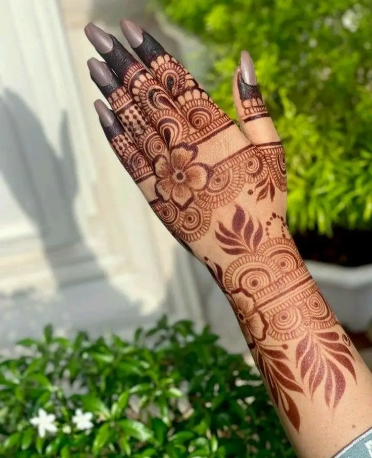 Subtle Mehndi Art