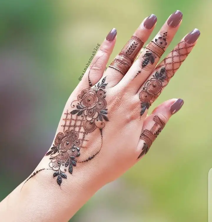 TikTok Left Hand Mehndi Trends